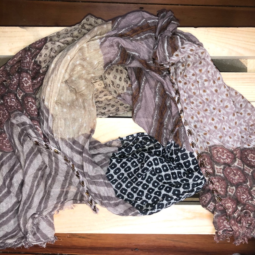 LOFT|MULTI-PRINT NEUTRALS BEADING DETAIL SCARF|OS
